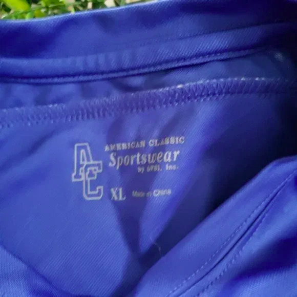 ❤️UNIVERSITY OF KENTUCKY "UK" jersey athletic shirt XL - Picture 3 of 3